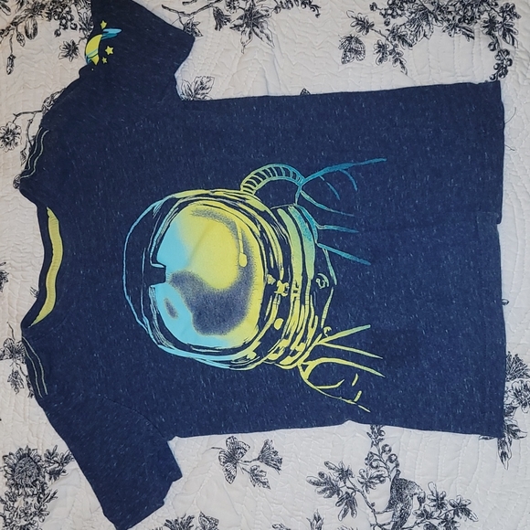 *Donating on 3/12 if not purchased*   Boys T Shirt 👕 Bundle - Picture 2 of 10